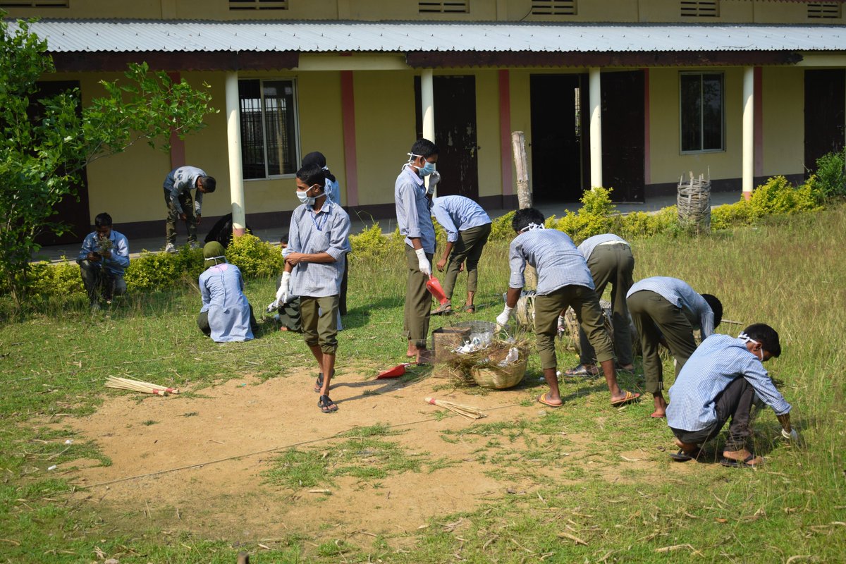 DwscPhe's tweet photo. @sbmg_assam
Trashtag challenge done at Bornagat Girl's High School, Algapur hailakandi by the students of MHCMS College on 25-04-2019 which was organised by DWSC (PHE), HAILAKANDI Division https://t.co/pBP2LJ0aSh
