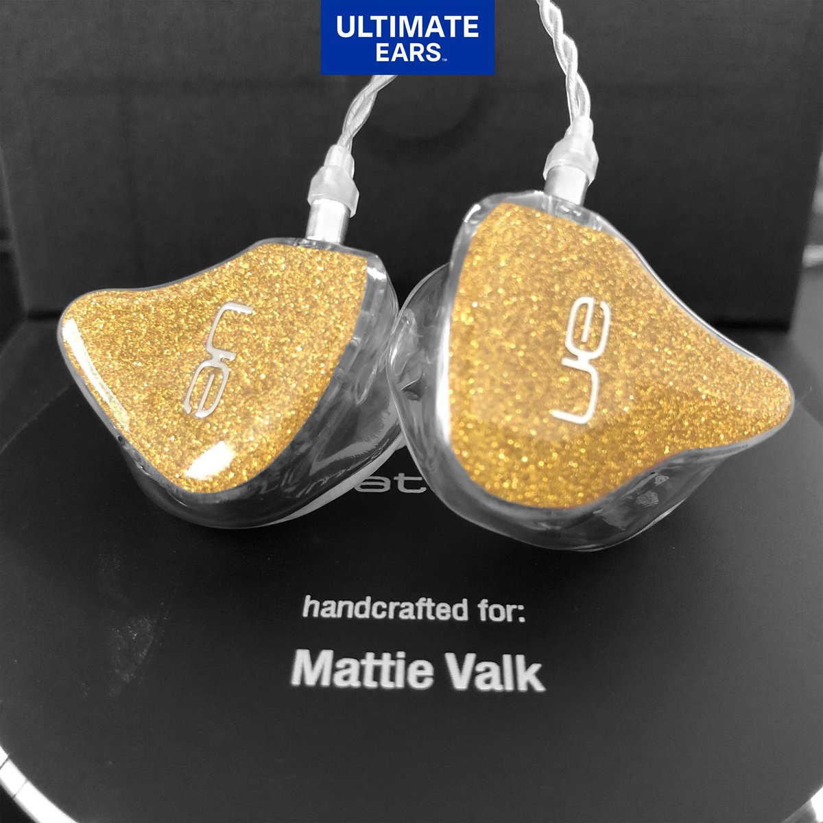Audique's tweet photo. Voor de live radio-uitzendingen wordt ook gretig gebruik gemaakt van de #inears van Ultimate Ears. @QmusicNL DJ Mattie Valk heeft zijn nieuwe #UE11Pro ontvangen. #inears #IuseUE #UEpro https://t.co/vGQgSN7i2R