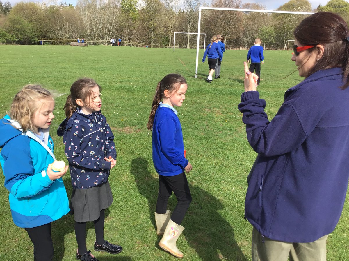 fyvieschool's tweet image. Not only do we have The Great French Challenge for teachers but there’s a PSA version too and pupils have been testing them on their knowledge of numbers and colours in French and playing French games in the playground. 
@LfeeEurope #french #funwithlanguage #frenchchallenge