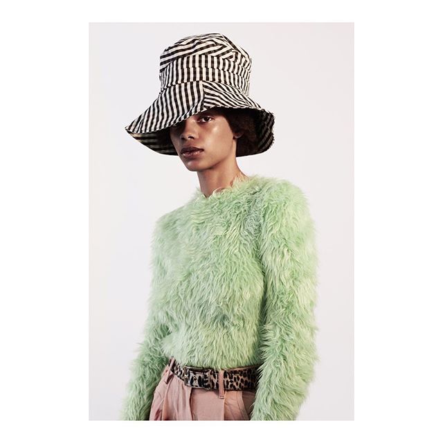PTaylorMakeup's tweet photo. 🎩 olanthamoran mandpmodels :
:
ambergracedixon 
alexandrabix 
tommytaylorhair :
:
#makeupbyphoebe #phoebetaylormakeup #makeupartist #fashionmakeup #glowyskin #fashionartist #editorial #makeup https://t.co/4oRyzFSIah