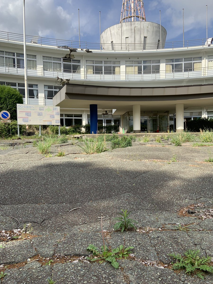よお No Twitter 熊本地震で損壊した東海大学阿蘇キャンパス校舎 地震は耐震工事の完了直後に発生 ブレースの入れられなかった箇所で亀裂がおおきい よお No Twitter 熊本地震で損壊した東海大学阿蘇キャンパス校舎 地震は耐震工事の完了直後に発生 ブレースの入れられなかった箇所で亀裂がおおきい