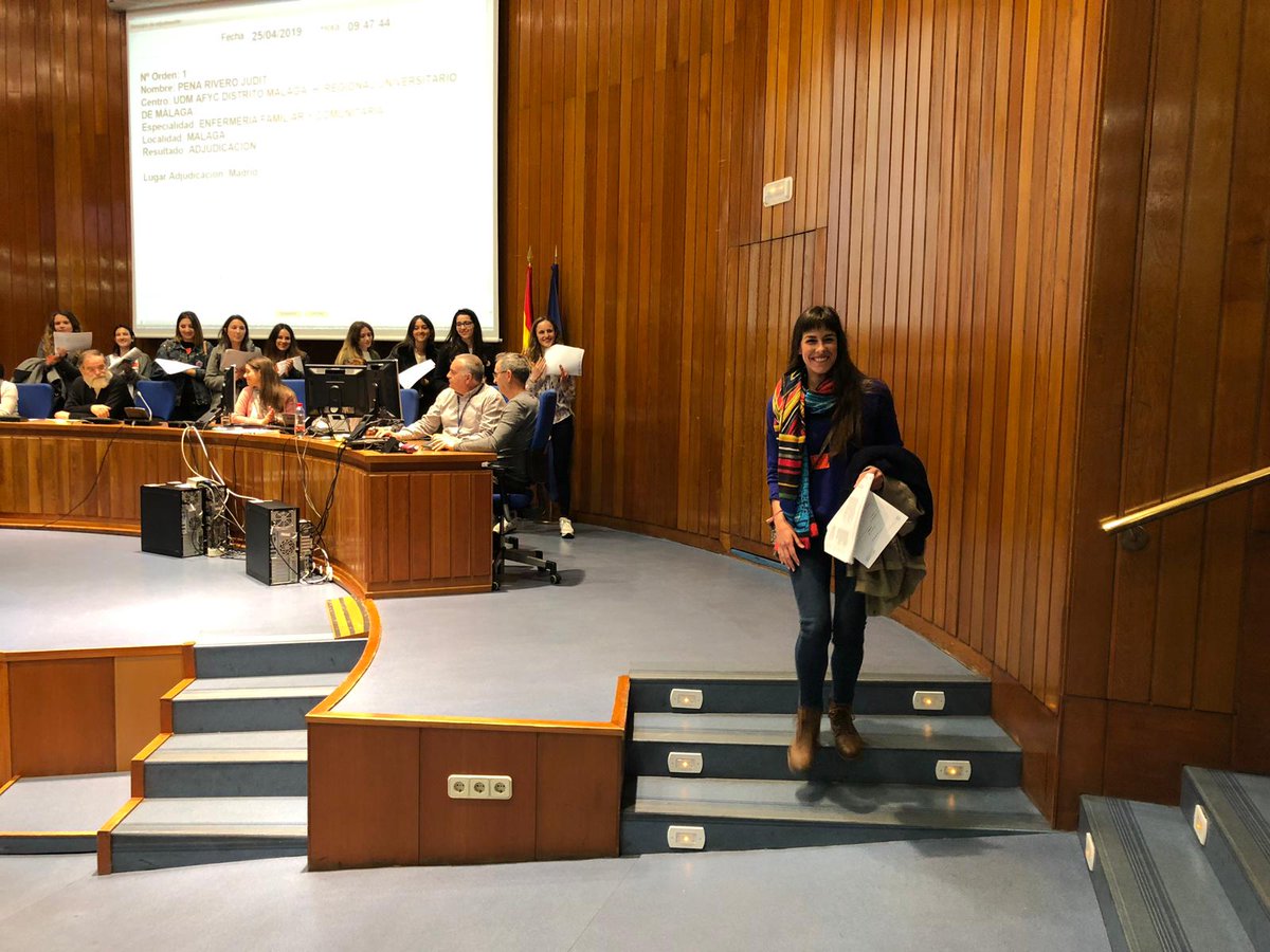 sanidadgob's tweet photo. Hoy han comenzado en el Ministerio la asignación de plazas de #Enfermería #EIR2019 . Solo un dato, los diez primeros puestos los ostentan mujeres. La número 1 ha elegido Enfermería Familiar y Comunitaria en el Hospital Regional Universitario de #Malaga. Enhorabuena! https://t.co/rG5eq8SFQz