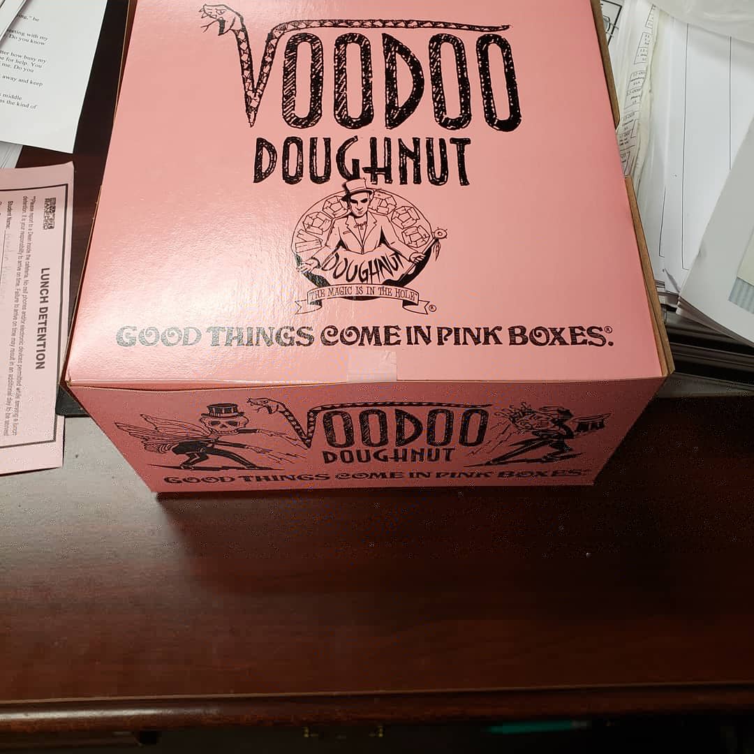 drbrm54's tweet photo. In your moments of frustration and doubt, if you doing the right work and focus on the important things (the children), God will work through others to remind you to keep going. Thank you Ms. Hudson for the surprise on my desk this morning! @SchoolLeadersFL #APOY18 https://t.co/XvRbbDw03K