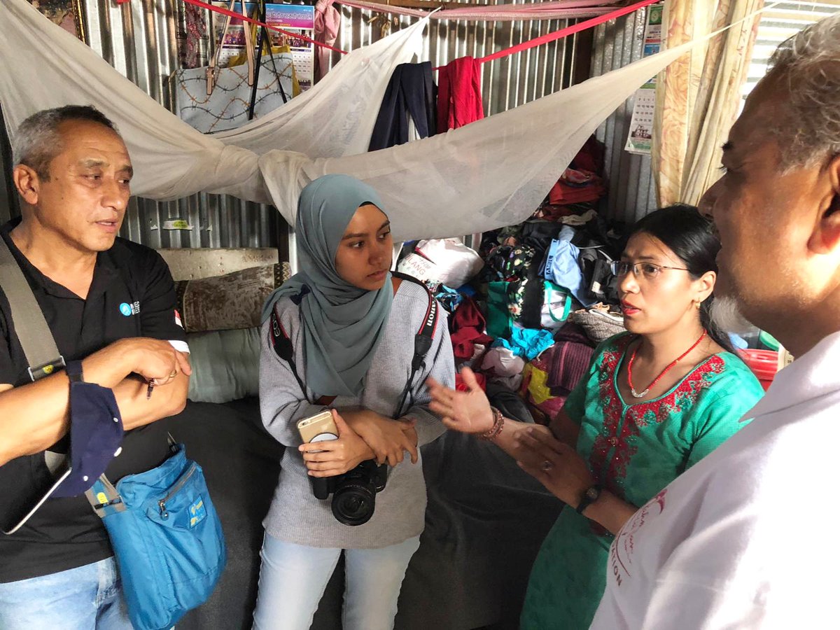 RLAFoundationSG's tweet photo. Today, our Executive Director, Mr Zainul Abidin Ibrahim and representatives from @MercyRelief and @BeritaHarianSG visited sites of our transitional shelter projects in Bhaktapur, east corner of the Kathmandu Valley in #Nepal..
#rlafsg #mercyrelief #humanitarian #relief #nepal https://t.co/WJwCENXbVB