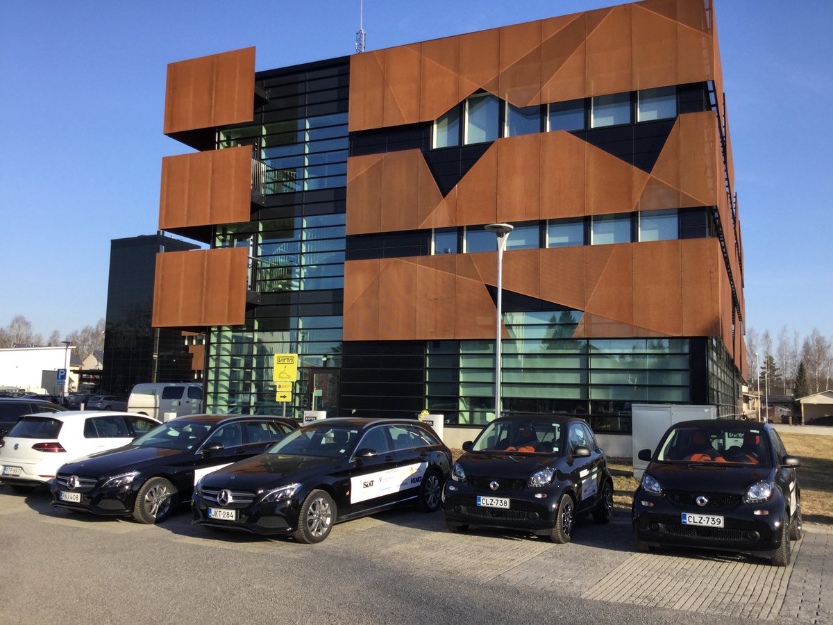 VehoSuomi's tweet photo. Vantaan Energian työntekijät kokeilevat yhteiskäyttöautoja vähäpäästöisemmin – Veho testaa tulevaisuuden liikkumista Aviapoliksen Liikennelabra-hankkeessa. 
#liikuttaakestävästi #veho #aviapolis #liikennelabra #trafficlab #smartclean
https://t.co/ynKHqGtONf https://t.co/J4t0fAKQBv