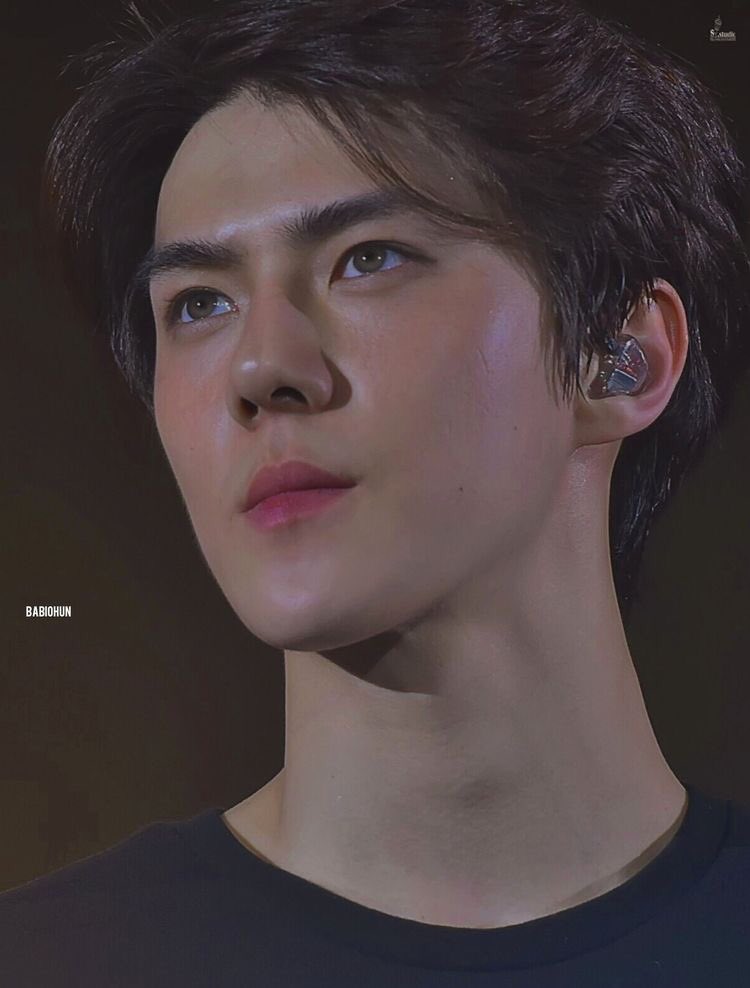 tucbs30's tweet photo. Sehun #BBMAsTopSocial EXO @weareoneEXO https://t.co/mBacOfAVTR