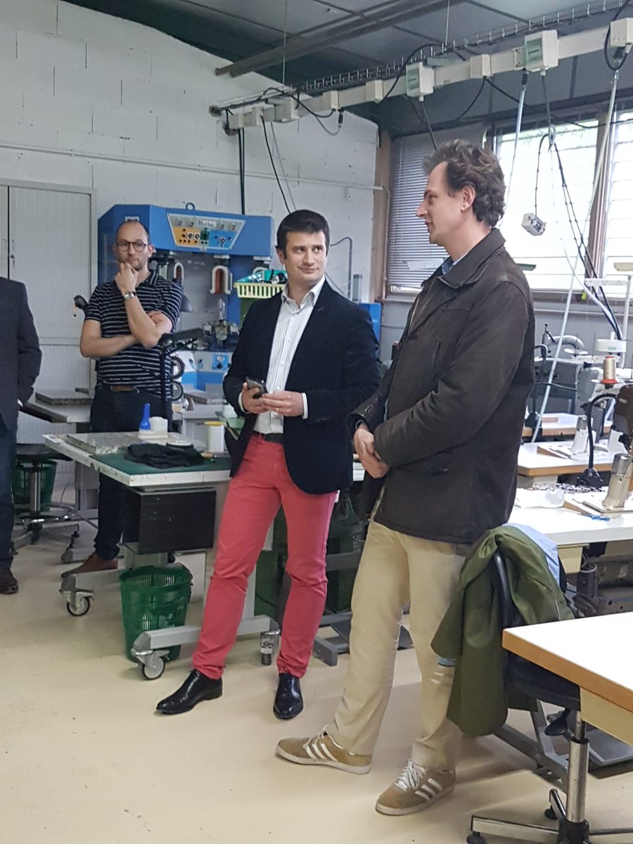 medefperigord's tweet photo. [REUNION Secteurs] chez #Chamberlan ac 40aine entr pr découvrir pépite #startup #Luxe du 24 ac S ENGSTER &amp; F LE FRANC fondateurs de #Chamberlan &amp; A Bataille Pdt secteur Nord Dordogne @medef 24 + Actu locale&amp;Nationale #MERCI #Mobilisation #Confiance #Echanges simples&amp;constructifs https://t.co/q2oHl6uJai