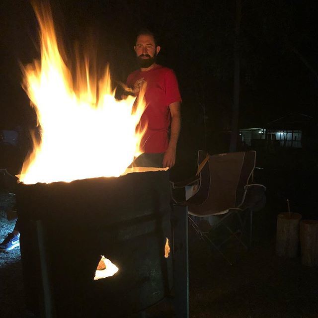 AngelSmit's tweet photo. @moomoomoos and his fire https://t.co/xaOieB1Kkb https://t.co/wa94UtYaS3
