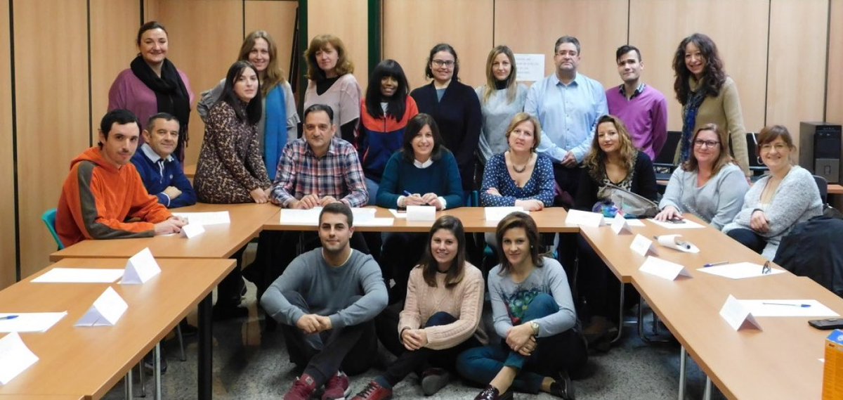 🆎 se despide 🥳 el emoticono es festivo pq hay mucho que celebrar🍾🎉La foto es de nuestros comienzos..... mañana os presentaré la foto final 🙌🏻 y aquí nuestro artículo de despedida 🔝bit.ly/2VnH6I9 <a href="/FundacionSMLRPH/">Fundación Santa María la Real</a> <a href="/fundacionTef/">Fundación Telefónica</a> <a href="/FundacionSMLRPH/">Fundación Santa María la Real</a>