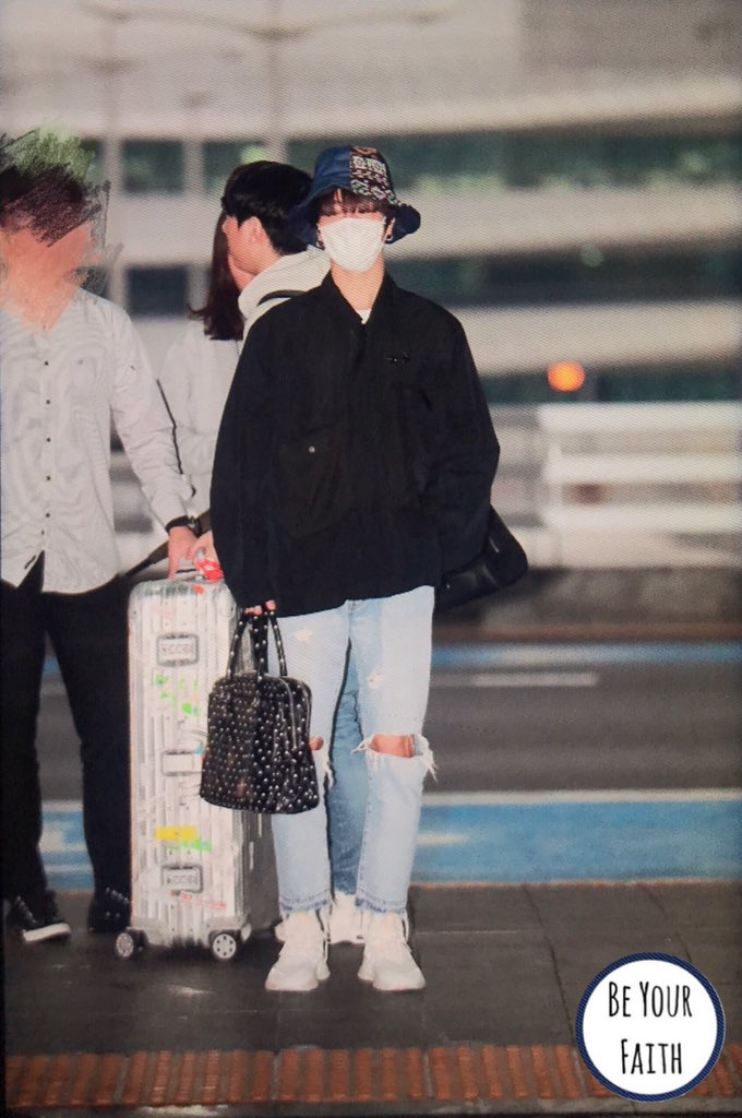 beyourfaith824's tweet photo. 190425 인천출국 프리뷰 #예성 #Yesung 잘가용 🥰🥰🥰 https://t.co/xKUEnA7JbQ