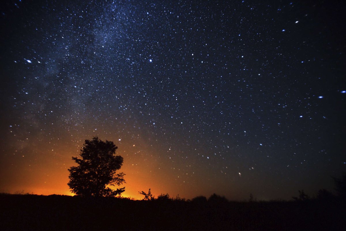 sarahcruddas's tweet photo. When you look up at the night sky, for pretty much every star you can see there is at least one orbiting it. We cannot even begin to imagine what is out thereโฆ
#SpaceThursday
https://t.co/e8LhGqSRA4 https://t.co/iAmXpOwu9s