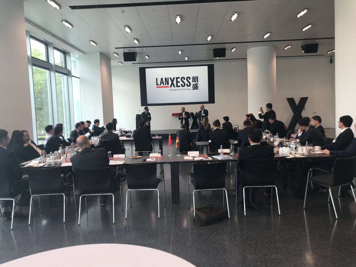 SJansen_LXS's tweet photo. @LANXESS _DEU Management empfängt #CPCIF, den chinesischen Chemieverband, sowie Vertreter verschiedener Unternehmen aus der chinesischen Chemiebranche, heute in Köln zum Austausch über weitere Zusammenarbeit. Am Nachmittag geht es in den #Chempark Krefeld-Uerdingen! https://t.co/KUIgpC3nn9