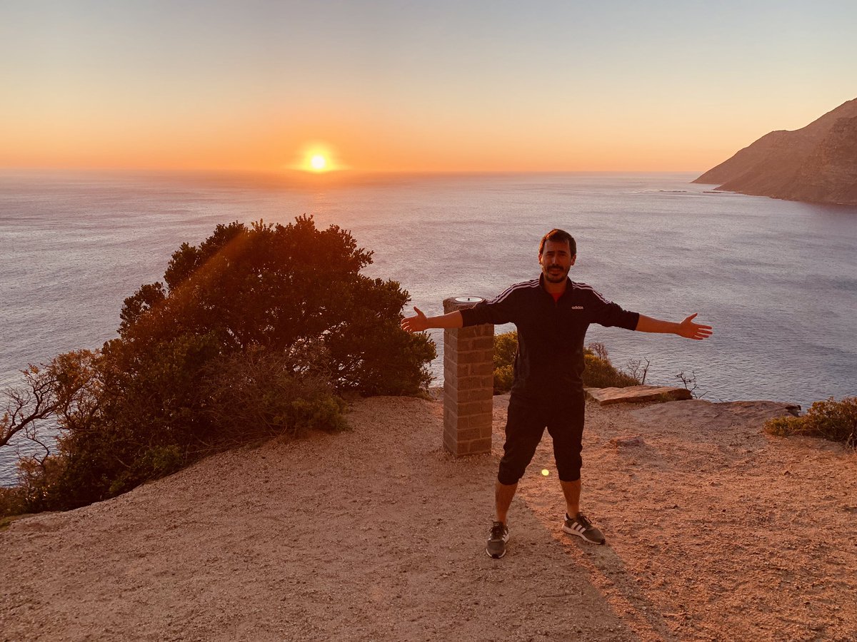 Roberto_Solinas's tweet photo. #CapeTown #SouthAfrica #100thCountryVisited #Traveler #Nature #OutstandingViews #WineTaste #NewFriends #Penguins #Wonderful #PersonalGoal #Achieved #RoadTo101 #NeverStopExploring https://t.co/lIjYtItKN4