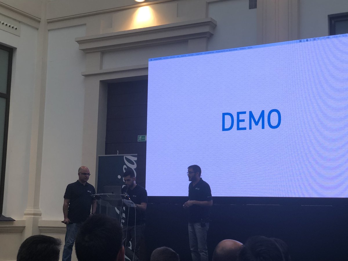 moskis69's tweet photo. @ssantosv #davidgarcia y #josetorres presentando la #capacicard en el #sidandalucia @ElevenPaths "usable" con móvil y trackpad. Me ha dado una idea 💡 https://t.co/bBy81w0mpP