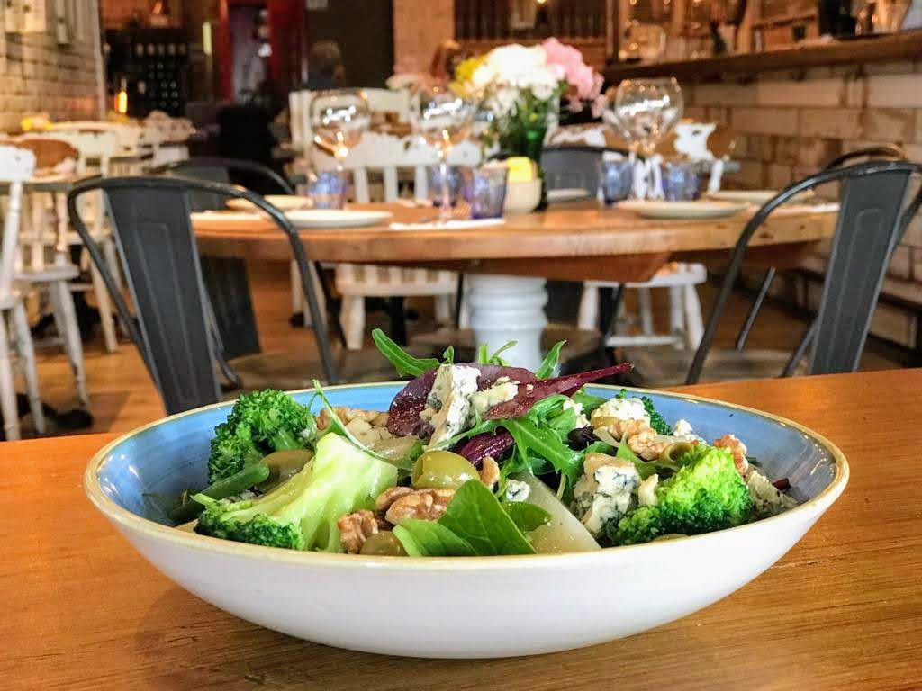 Qbarkitchen's tweet photo. Try our delicious new Spring dish of poached pear and blue cheese salad with roasted walnuts!

#Springmenu #qbarandkitchen #morethanarestaurant #morethancocktails #poachedpearsalad #roastedwalnuts #bluecheese #br3 #beckenham #bromley https://t.co/zBrauPD4Ks