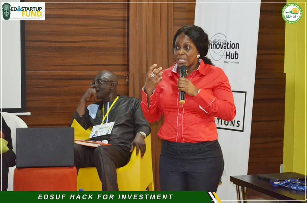 EdoStateSIP's tweet photo. The Focal Person Edo State Social Investment Programme Ms. Osayuwamen Aladeselu giving an address about how passionate the Edo State Governor, Godwin.N.Obaseki is about the need to empower and engage youths in the state.
#edsip #nsiphubs #nsio #startups #startupbusiness https://t.co/nAolY7cf3f