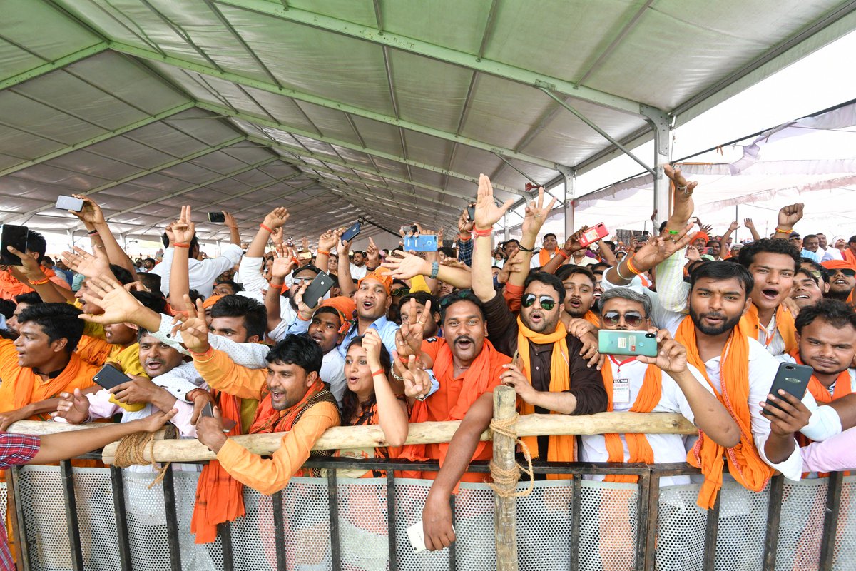 narendramodi's tweet photo. At the rally in Banda, talked about a series of subjects, particularly NDA’s vision for irrigation and ensuring every household has access to clean water. 

Also emphasised on the need of a stable Government at the Centre, which can realise the dreams of the people of India. https://t.co/DphvH8Sk9D
