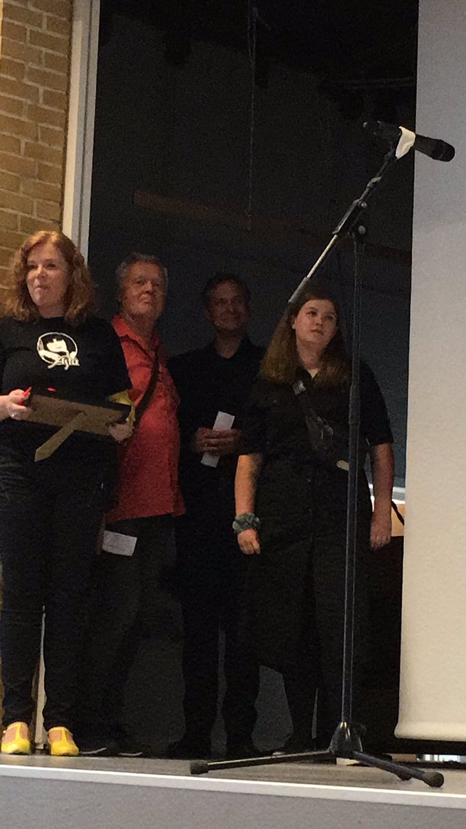 GitteRask's tweet photo. @LonnieRStahl er klar til at dele prisen ud for Bedste Fortælling #dieasta #vordingborg #PHAbsalon https://t.co/cSozCYUtJl