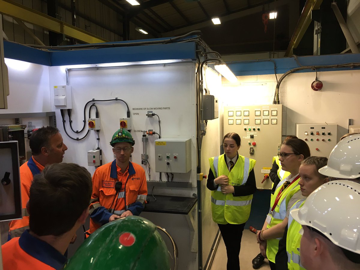 RachelBGSG's tweet photo. Our #BG10 students from @FarnboroughAcad on the #AcceleratingConfidence programme learning about #apprenticeships @britishgypsum #STEM #STEMAmbassador https://t.co/TFFsm6M9pM