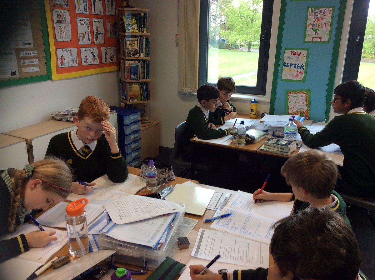 MissLawEPS4's tweet image. Year 6 CAN use modal verbs to show certainty or possibility #PrimaryEnglish #grammar #modalverbs