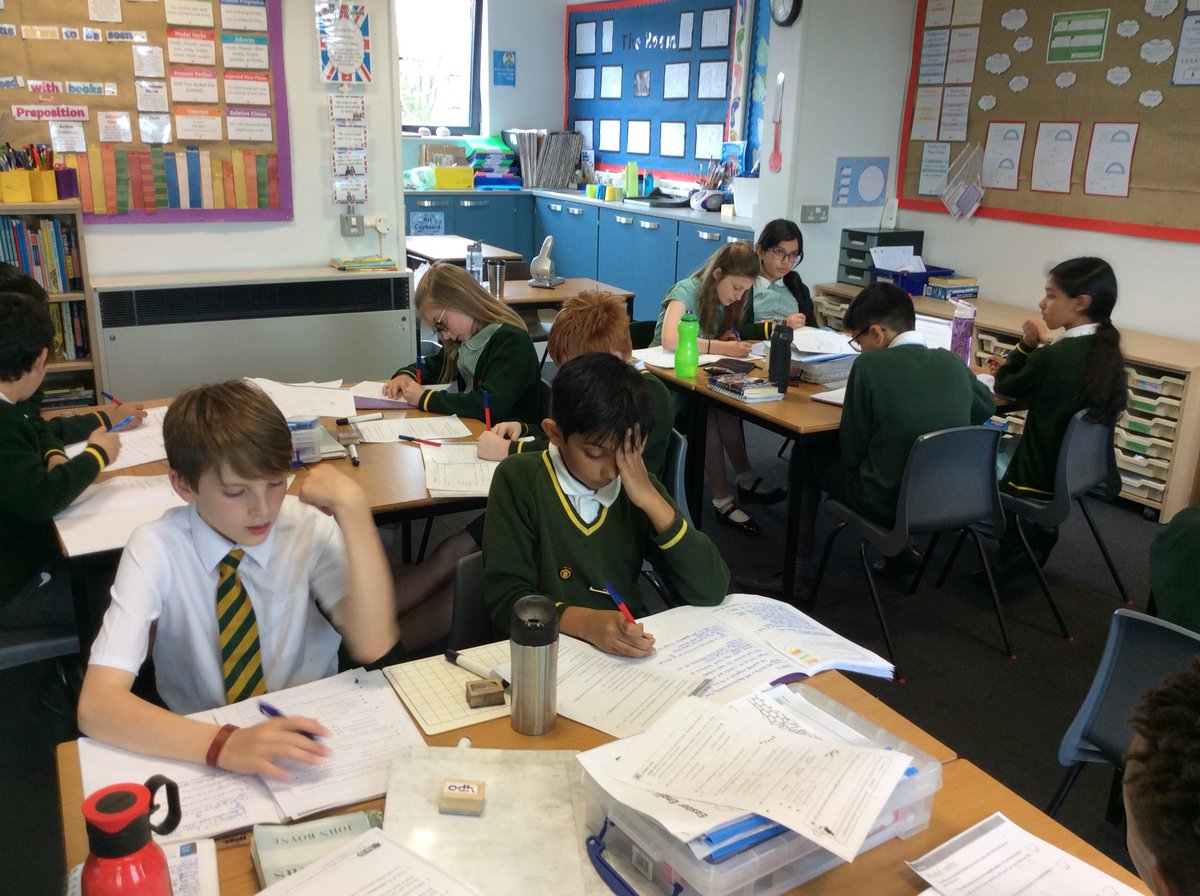 MissLawEPS4's tweet image. Year 6 CAN use modal verbs to show certainty or possibility #PrimaryEnglish #grammar #modalverbs