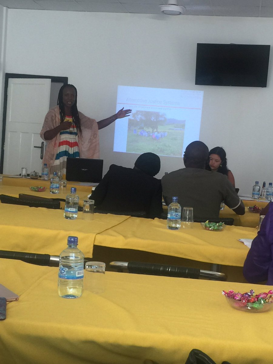 ayeshahHaru's tweet photo. #Day4 Presentation by Aimee Ongeso from Kenya ๐ฐ๐ช #TJTraining @_CSVR @Sufiya0204 @VictimsofJammeh @BaldehF https://t.co/K6thY1vv8W