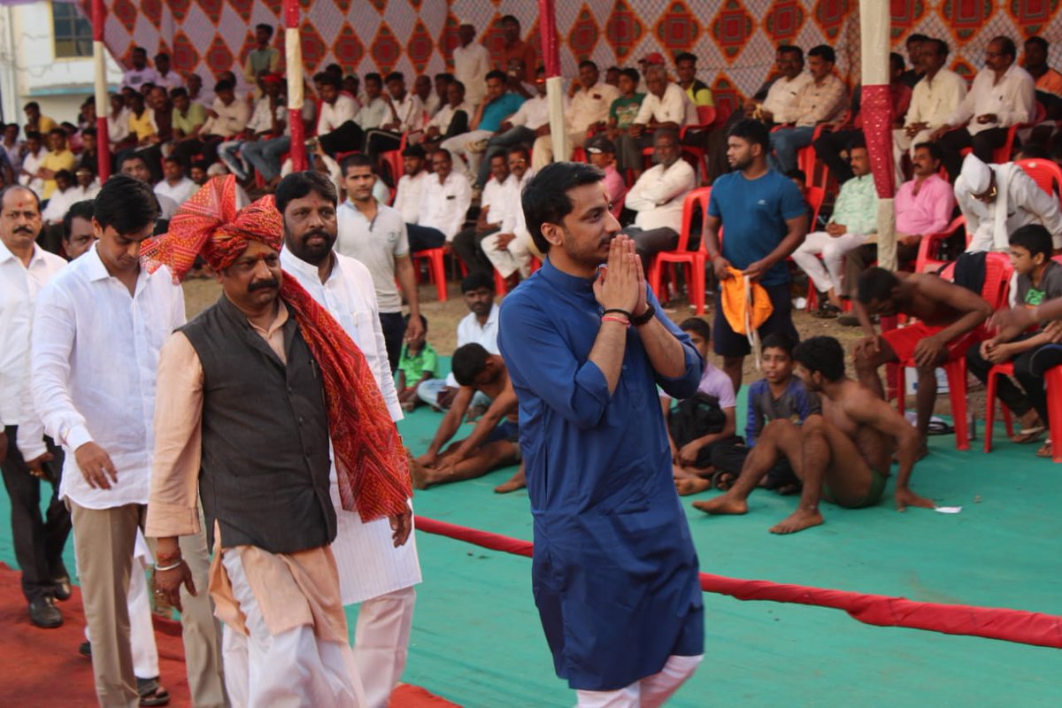 घाटाच्या खालचा आणि वरच्या भागाच्या विकासाचं आणि सामाजिक जनभावनेचा समतोल साधण्याचं काम पार्थ पवार उत्तमरीत्या करू शकतात.
#parthpawarformaval  #MavalLokSabha #मी_पार्थ #ParthForMaval <a href="/NCPspeaks/">Nationalist Congress Party - Sharadchandra Pawar</a> <a href="/NCPspeaksBMT/">NCP Baramati</a> <a href="/NCP_INC/">NCP</a> <a href="/NCPPCMCspeaks/">NCP PCMC</a> <a href="/WeArePanvel/">आम्ही पनवेलकर</a> <a href="/WeArePenkars/">आम्ही पेणकर</a> <a href="/SmartPanvel/">#SmartPanvel</a>