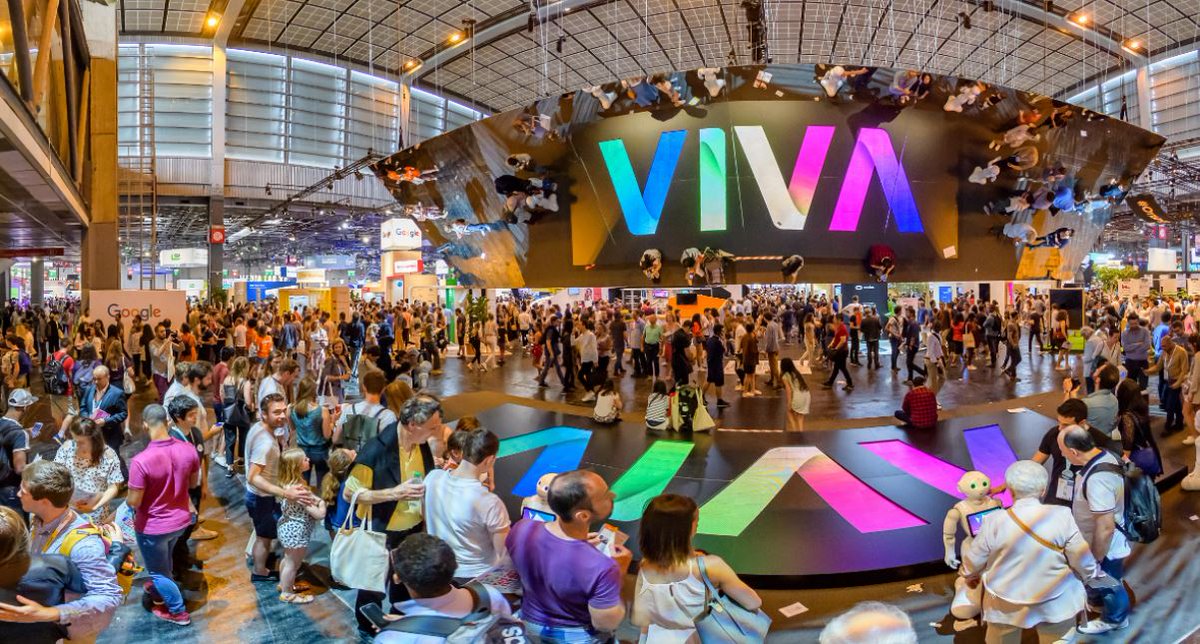 MaximePicat's tweet photo. La présence de @Citroen à @VivaTech est confirmée.Maintenant, elle se précise!Seront exposés:
#AmiOneConcept: la solution de #mobilité urbaine 💯% électrique
Le 2⃣nd concept du Centenaire #Citroën en 1⃣ère mondiale
Ensemble, nous sommes au service d’une 🆕expérience de mobilité! https://t.co/2GZ9oCnBrw