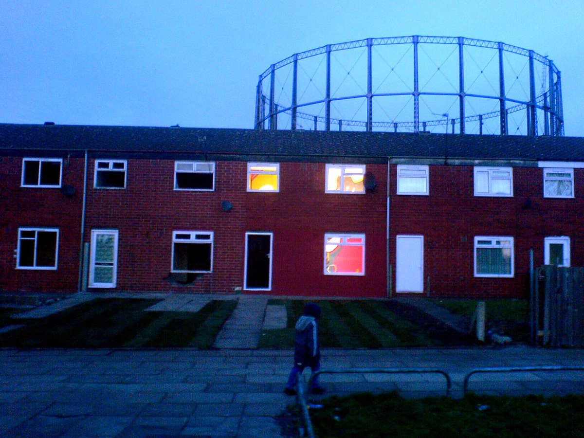 It's 12 years since Arctic Monkeys released their Favourite Worst Nightmare album. Did you know that the photo on the album cover was taken at what is now Saunby Close in Garston?  Here's some original shots of the band back in 2006. 

Info and pics by @SLH_Homes