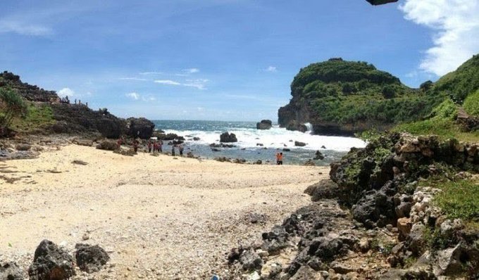 Kisah Nyi Roro Kidul: Asal Usul, Misteri Hingga Mitos 