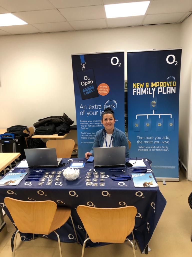 TD_Worksop's tweet image. Great O2 Open &amp;amp; Guru in the Community event in Sheffield today! Making purchasing new phone a piece of cake! #o2guru @marklskelton @lindasfjones @ajleems @neilstorey1 @DanMawson_ @daleclark22
