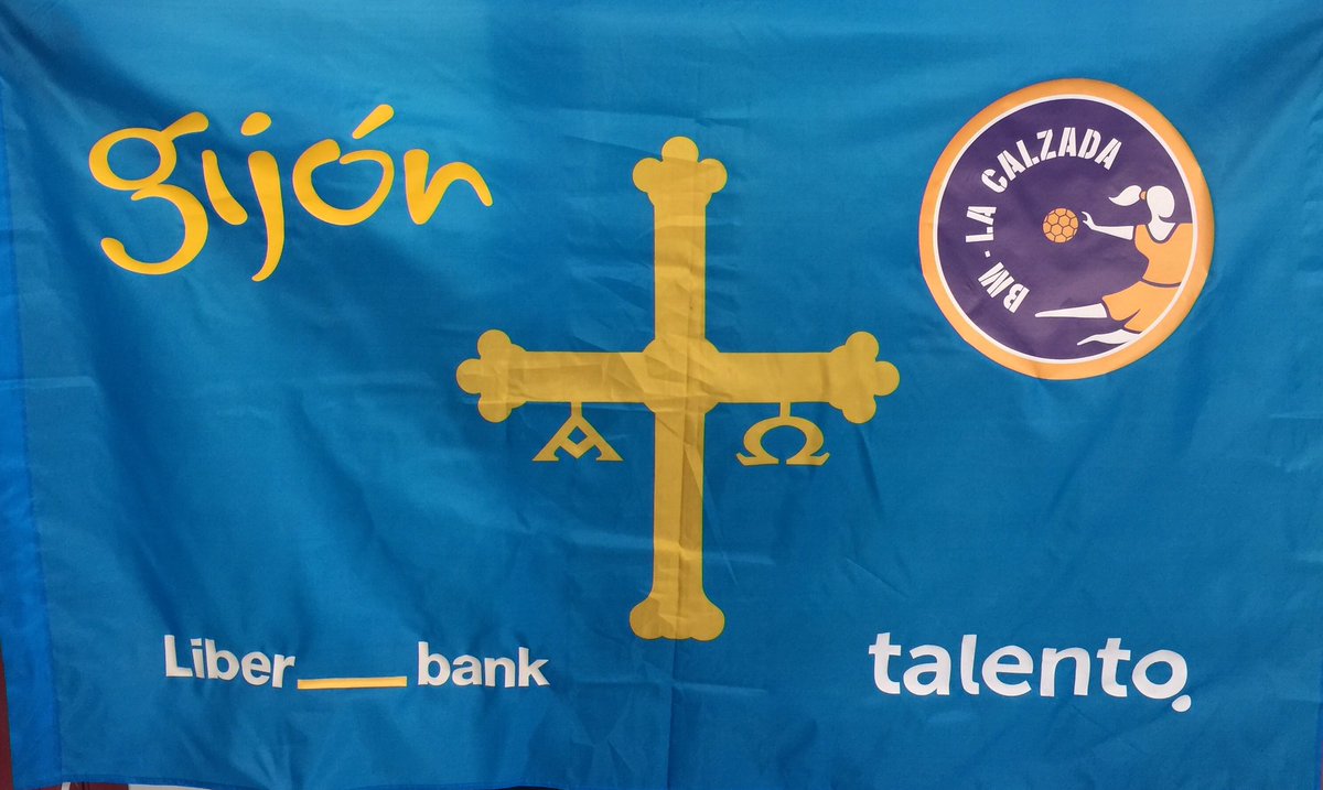 luisavelin's tweet photo. Quedan menos de 24 horas para que vuelva a circular el balón, en manos de las actuales Reinas de la Copa. Mi bandera ya está preparada para apoyar al equipo. Y tú, te lo vas a perder? Nos vemos en Baracaldo 😉 👏🤾🏻‍♀️🏆🔝 https://t.co/zjZL2AfKJv