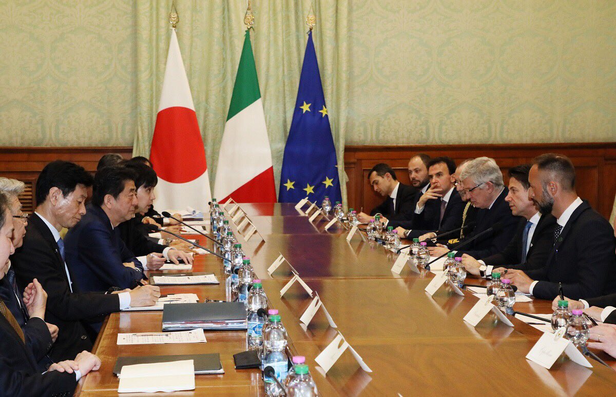 تويتر 首相官邸 على تويتر Sns更新 官邸スタッフです 本日 4月24日 現地時間 安倍総理はイタリア ローマを訪問し コンテ首相との首脳会談に臨みました T Co Ddkmklo2ol T Co Xqf8rcfbnv T Co 7imn0hqfdg