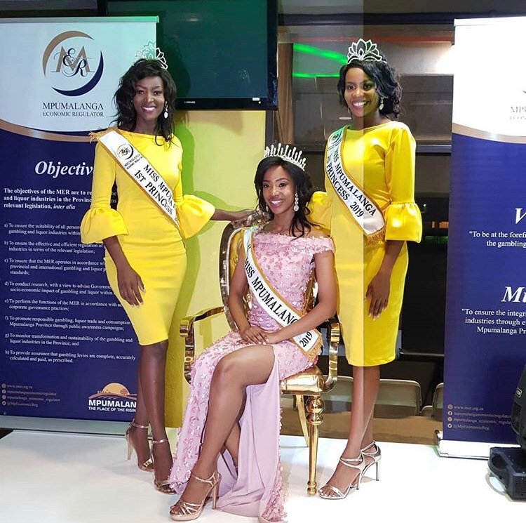 KebalepileR's tweet photo. Miss Mpumalanga 2019 - Kebalepile Ramafoko
1st Princess - Nokubonga Khumalo
2nd Princess - Bongiwe Mdaka
#MissMP
#CrowningMissMpumalanga https://t.co/pernO4ButS