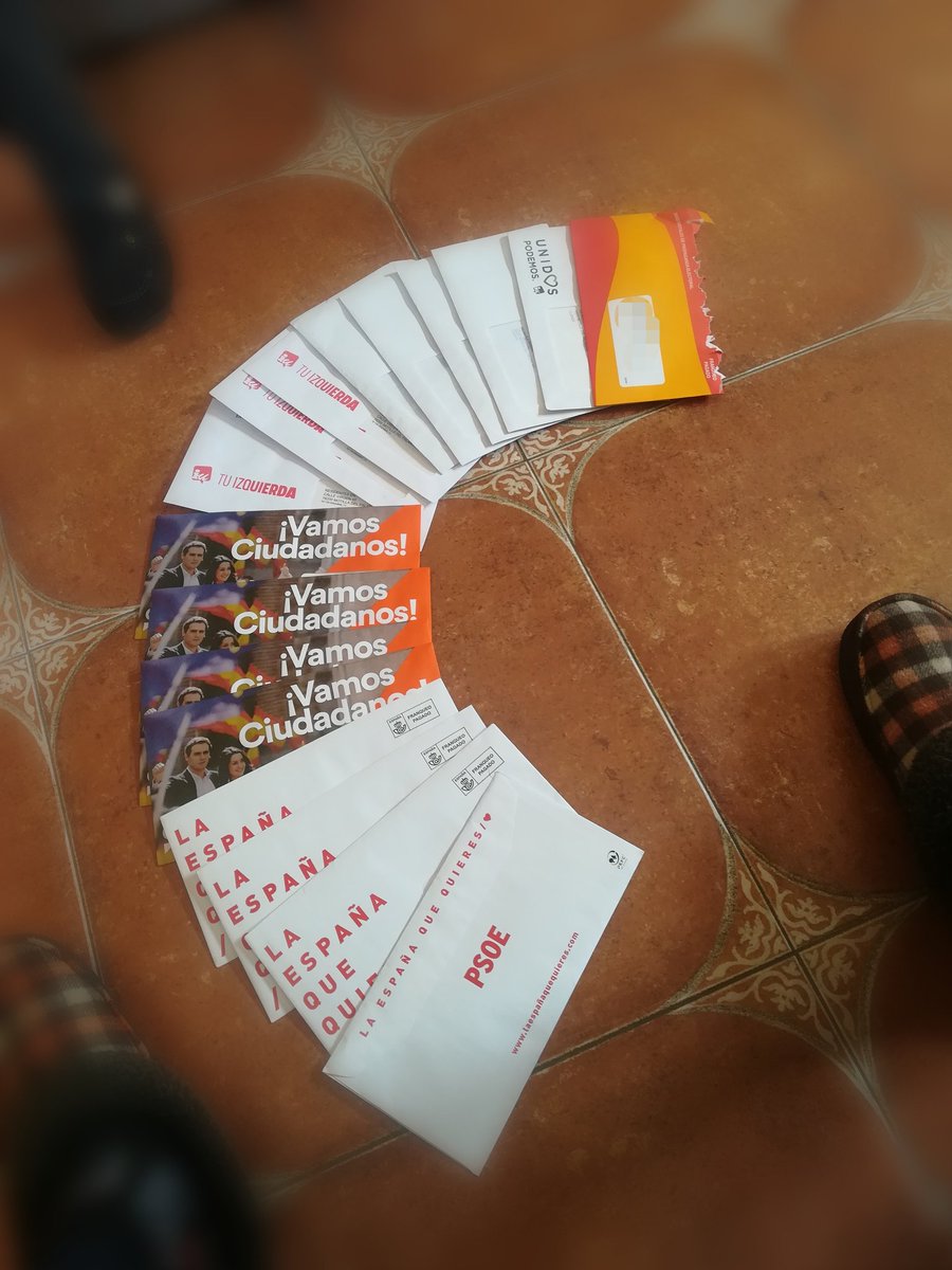 guachoantonio's tweet photo. Señores del gobierno. Acaso esto es necesario? #Derroche #28A #Vergüenza #MalgastarseosdaBien https://t.co/JSjy379SH1
