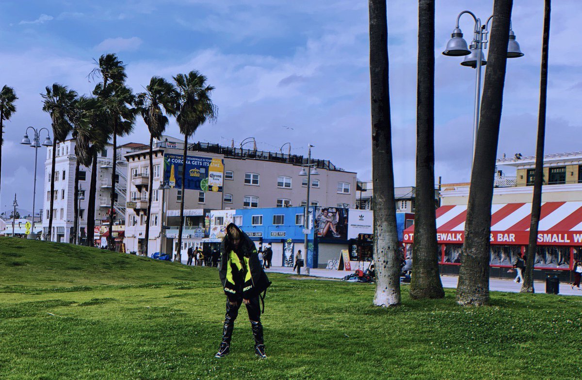 ヤシの木。まついり木。 🌴🌴🌴🌴🌴 松井利樹 #BALLISTIKBOYZ