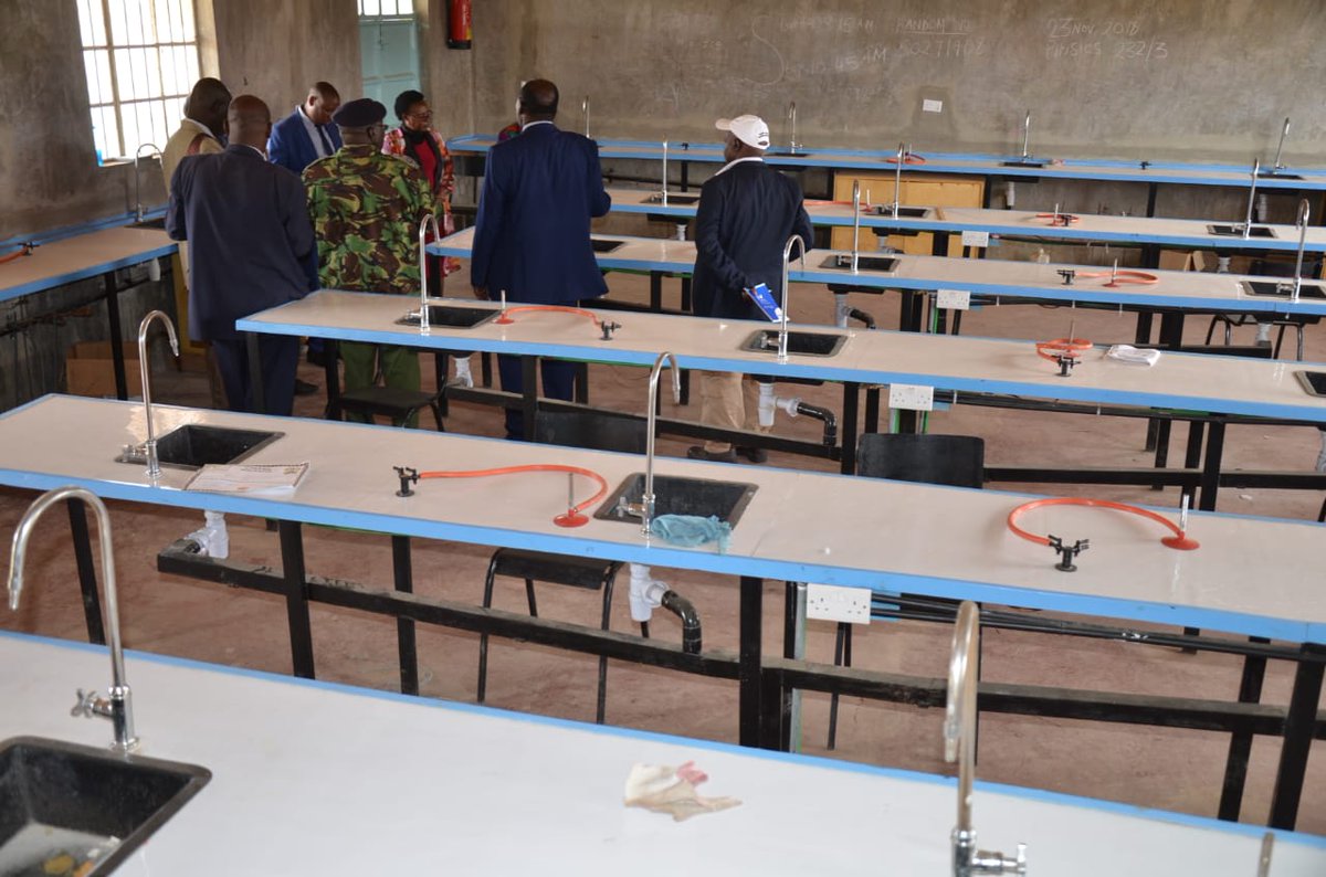 CDICCNyandarua's tweet photo. Ct scan at JM Kariuki complete, awaiting handing over. The ct scan is among equipment worth 430 million that were delivered by the national government. https://t.co/zHJR9n1g6K