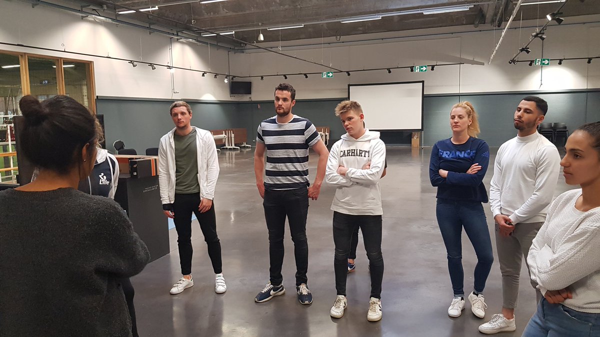 #ENDIRECT Dans le cadre de notre partenariat avec la marque #Nabaiji nous avons mis en place un #groupedetravail avec pour sujet principal "l’amélioration du #ballon" qui a lieu aujourd'hui à Tourcoing à la #Kipstadium

Participation des clubs de Lille, Tourcoing, Douai et du CNE