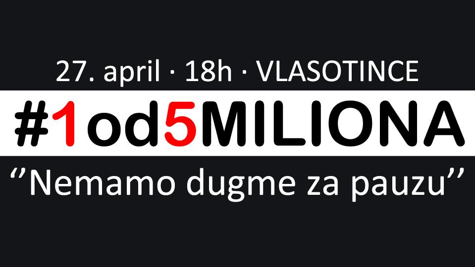 gradjanskifront's tweet photo. #Vlasotince 27.04.2019.  
Plato ispred zgrade opštine. 18h. 
‘’Nemamo dugme za pauzu’’

#1od5miliona #BezStraha #BezLidera #FrontSlobodnih https://t.co/i5Fu4oKsN5