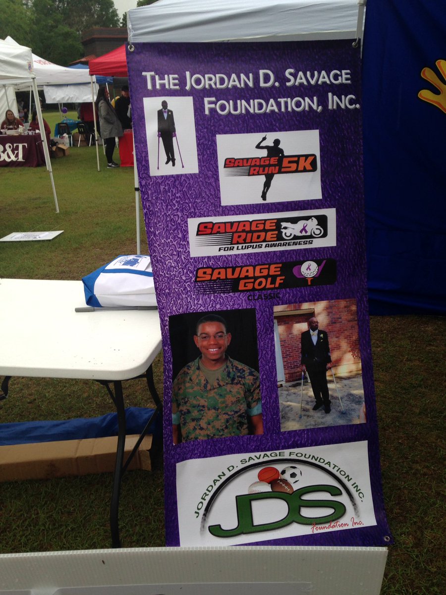 SavageRun5k's tweet photo. Set up in the rain at the #cheerioschallenge https://t.co/adeei3eIcK