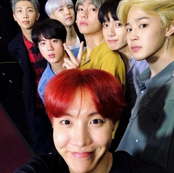 meyriscafanyayu's tweet photo. congratulation to 방탄 솔던 당 Top of the award For the awards given to you, the army always loves and supports you. I LOVE YOU GUYS❤️🇰🇷❤️
#SoompiAwards #BTS #voteBTS
@bts_bighit @BTS_twt #BTSBillboardTopSocialArtist #BTSxSNL #BTSBillboardTopGroup #BoyWithLuv3rdWin #BTSARMY https://t.co/ELaECRvmwk
