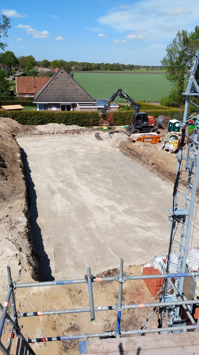 TsjolM's tweet photo. Het ligt er weer klaar voor de volgende vijf woningen te Annen @bgdd https://t.co/3LsWasVDHo