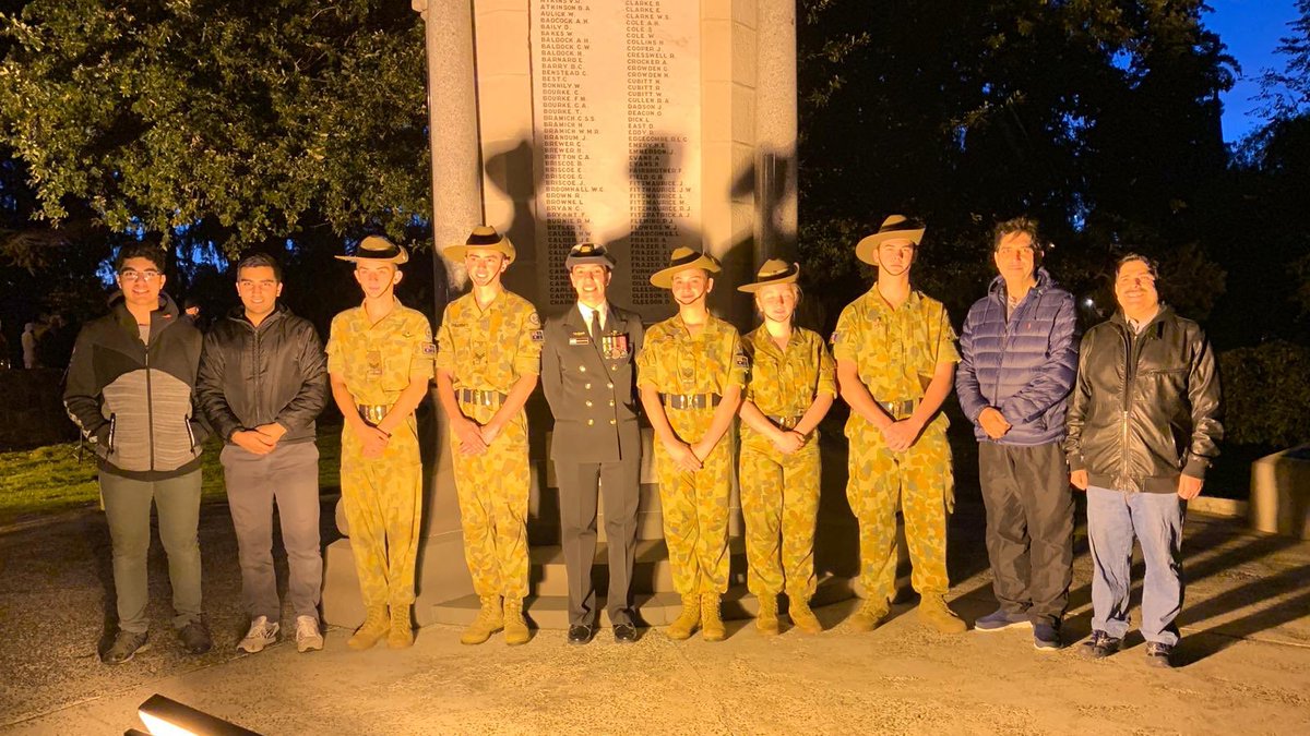 AhmadiyyaAUS's tweet photo. Members from Tasmanian chapter of @AhmadiyyaAUS honour the nation’s servicemen and servicewomen at #AnzacDay2019 

Ahmadi Muslims are always ready to sacrifice our life, time and honour for our beloved country Australia.

#LestWeForgot #MuslimsForLoyalty #AusPol https://t.co/8OgAcGzBHE