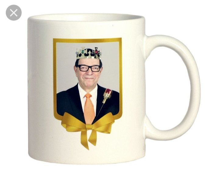 Huovinen_J's tweet photo. @Mirppu Kai kokoelmaan kuuluu myös tämä klassikko? 😁 #mukit #Väyrynen https://t.co/AAQ4iy5Gog