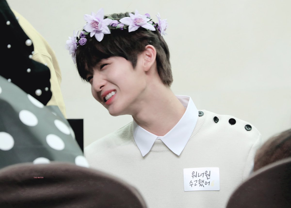 deepbae_10's tweet photo. 뭐든 다 잘생겼어 https://t.co/K6idgU7BQe