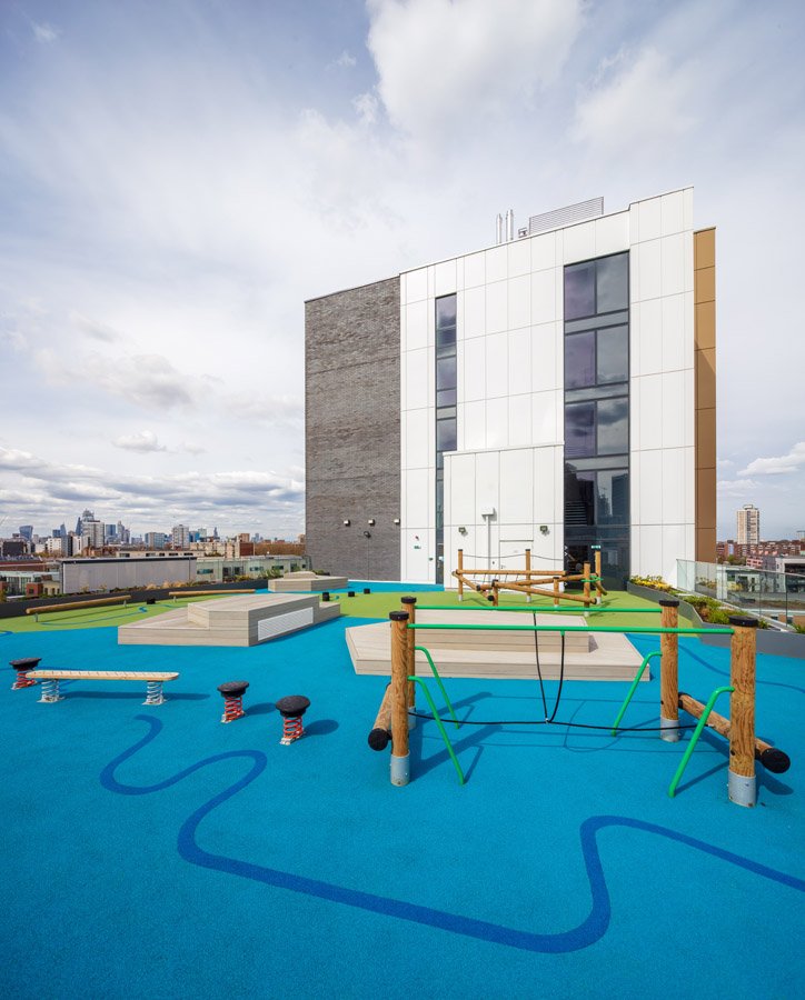 DCMSurfaces's tweet photo. DCM Surfaces installed Wetpour onto the Roof-Top Terrace at Burdett Road in Canary Wharf.
Four colours of Wetpour was used to create a variety of graphics at various depths around the play equipment area. #DCMSurfaces #WetPour #RubberCrumb #SafetySurfacing #SoftFall #Colour https://t.co/vJfpg4E7FI