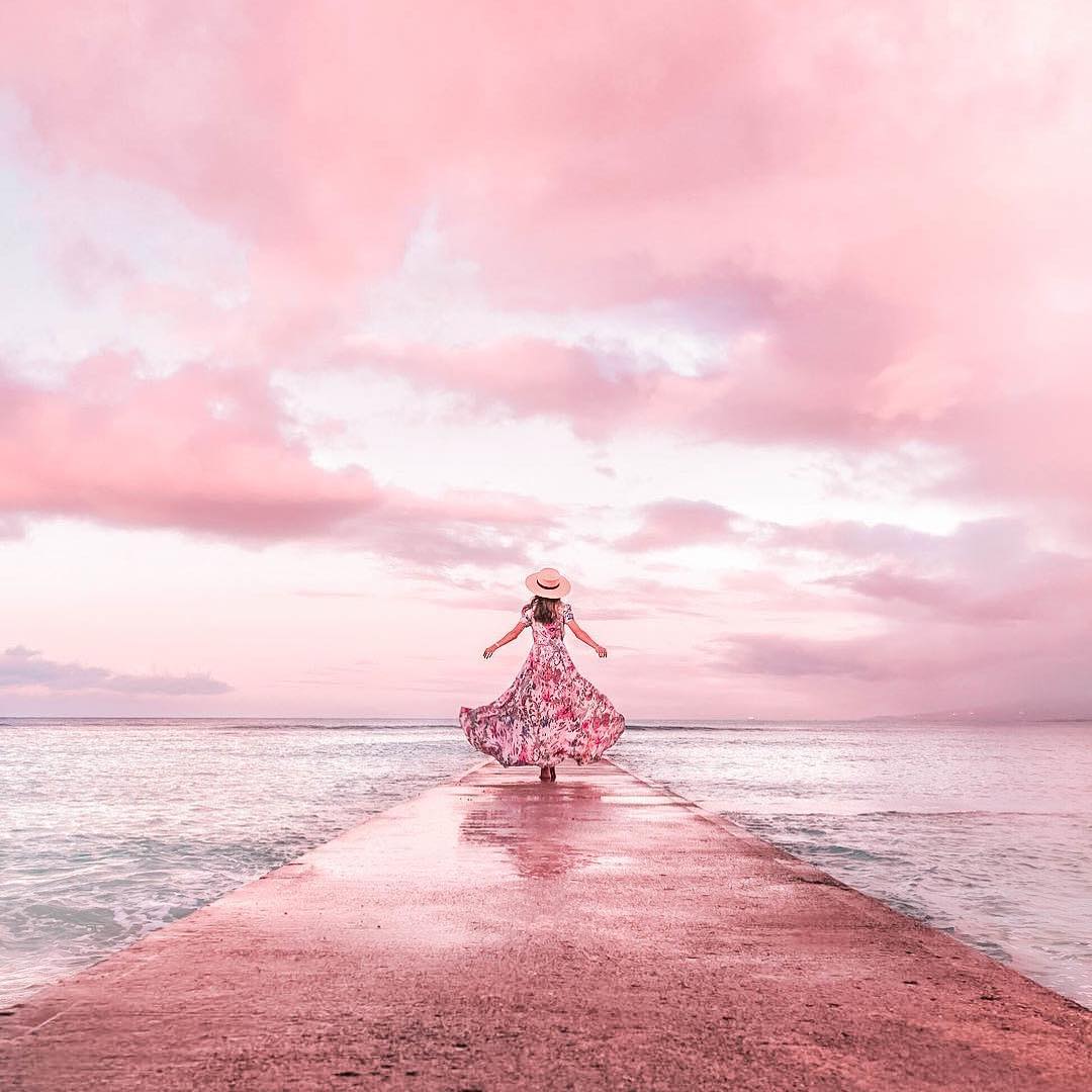After the storm comes the calm... It may be hard to believe, but Waikiki was once a swamp and is now famous for its white sands and beautiful waters!
.
.
.
.
.
#letsgosomewhere #wanderfolk #earthoutdoors #forgeyourownpath #wanderfolk #femmetravel #wearestillwild #illgramers