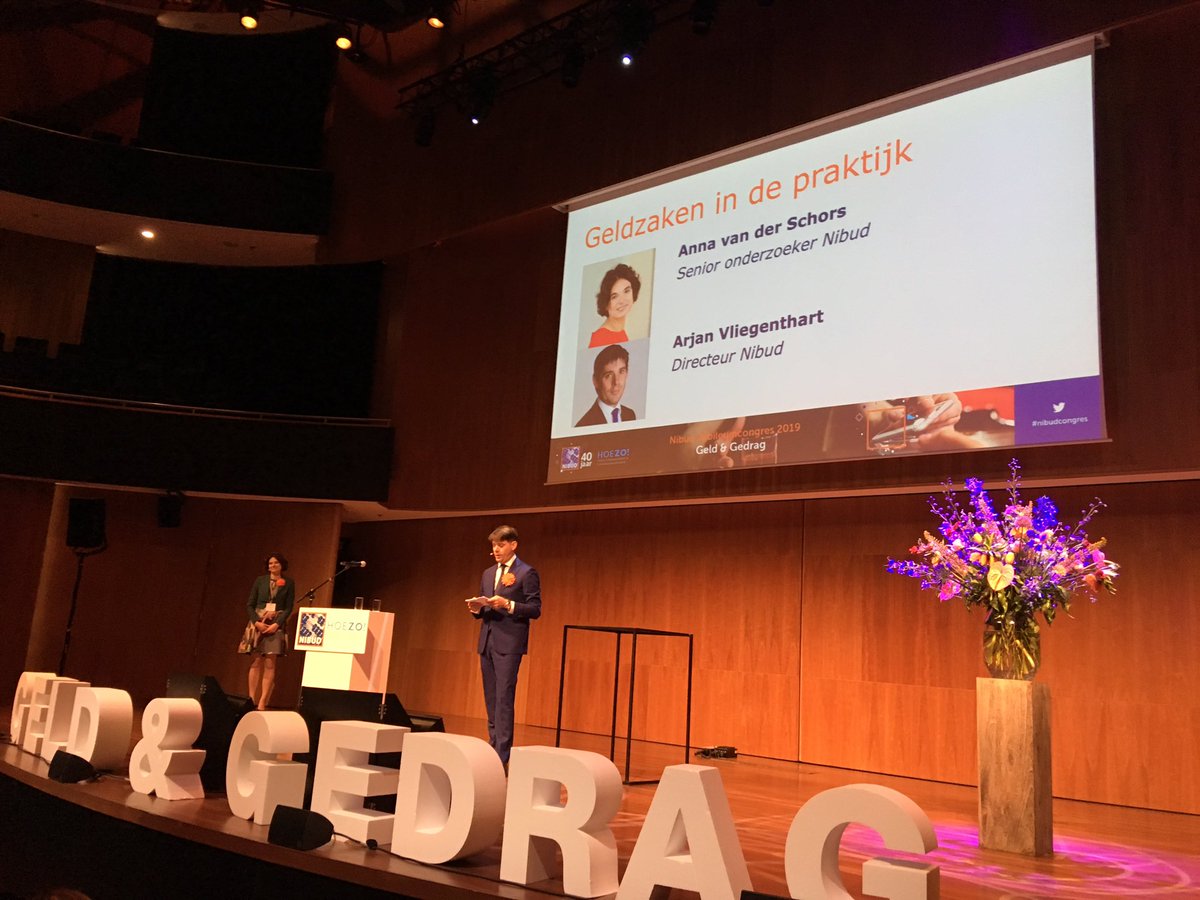 Gefelicteerd met het 40-jarig jubileum <a href="/Nibud/">Nina Buden</a>! We vieren het vandaag met jullie bij het #nibudcongres en gaan in gesprek over geld en gedrag!