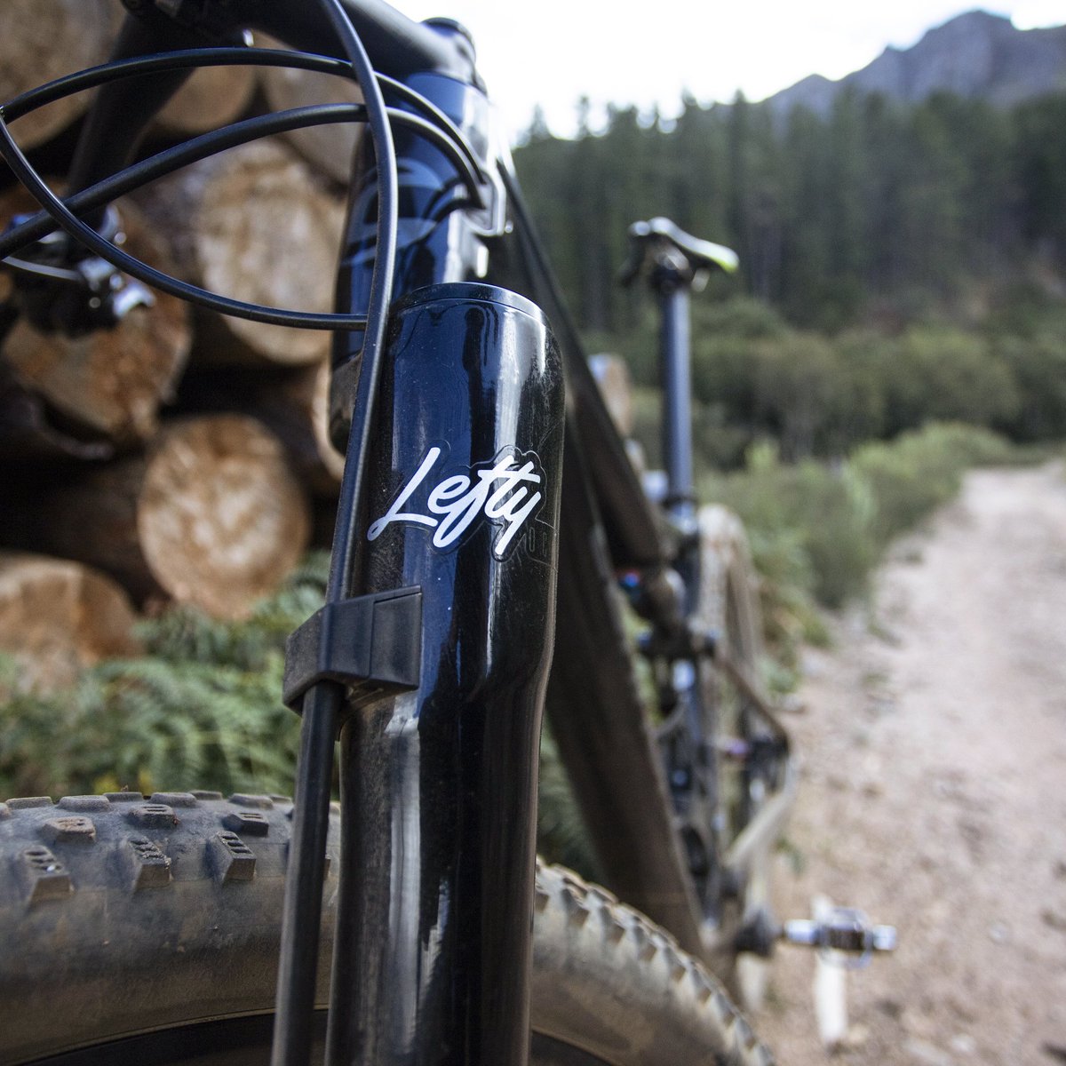 CannondaleZA's tweet photo. The Lefty Ocho. Simply the most advanced, smoothest, most precise-handling ultralight fork ever made. Built to challenge. Built to win. Built for Believers. #leftyOcho #SuspensionOfDisbelief #IRideCannondale #ridelefty https://t.co/RpEL06I5aw