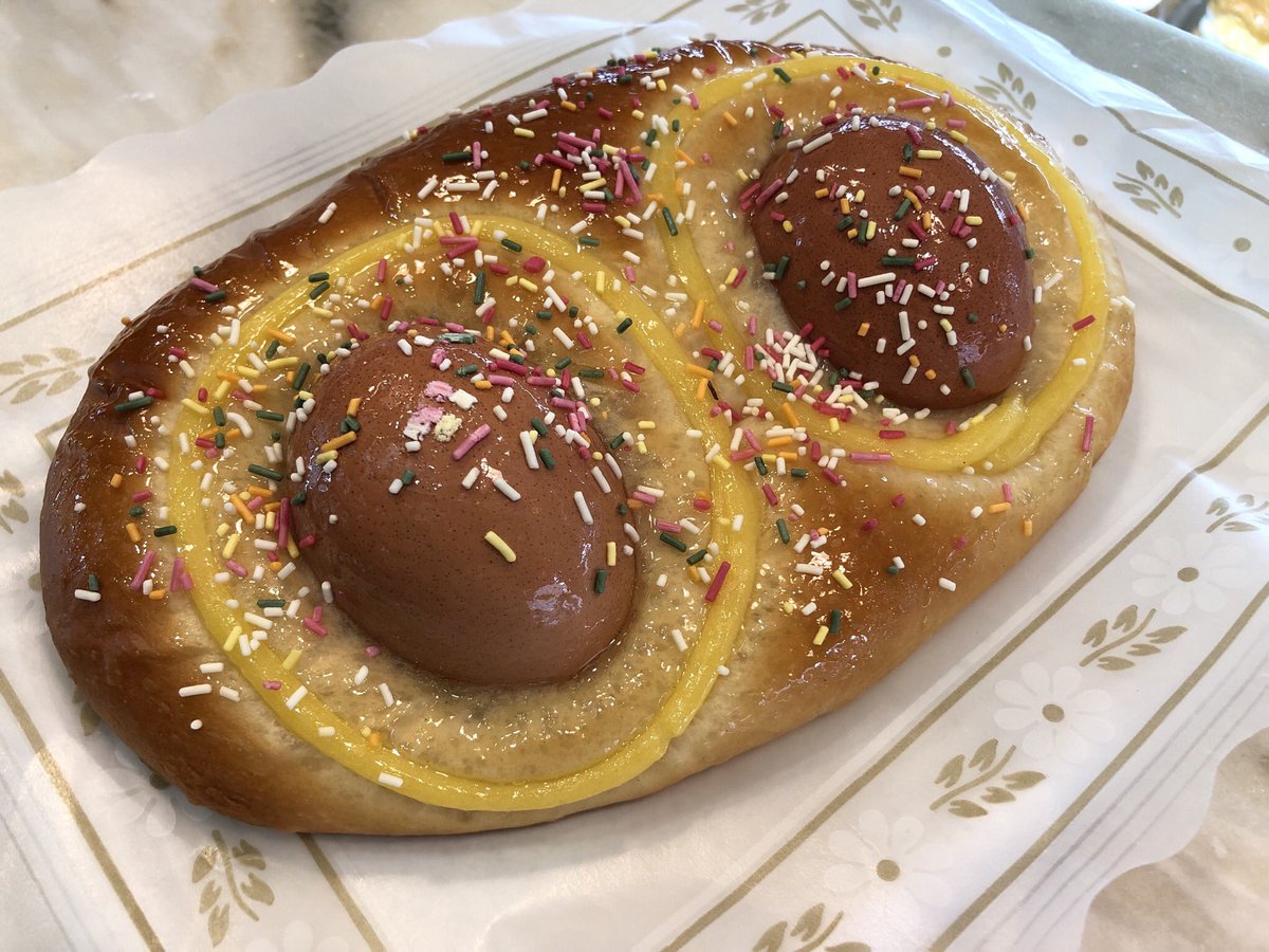 PasteleriaNava's tweet photo. Celebramos el Jueves Santo con estas culecas con huevo duro. Y es que no hay nada como las tradiciones en estos días de Semana Santa.

#pastelerianava #zaragoza #culecas #huevoDuro #semanaSanta https://t.co/LrwC2IhaTJ